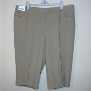 Monterrey Club Women's Tan Capri Pants Size 22W